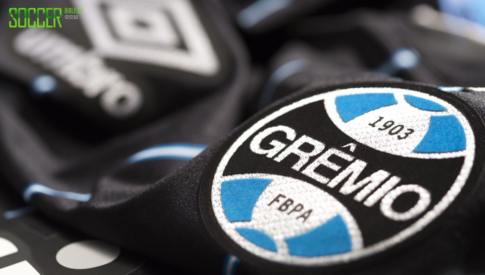 gremio-umbro-soccerbible-11