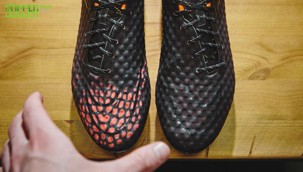 2015年十大足球鞋时刻