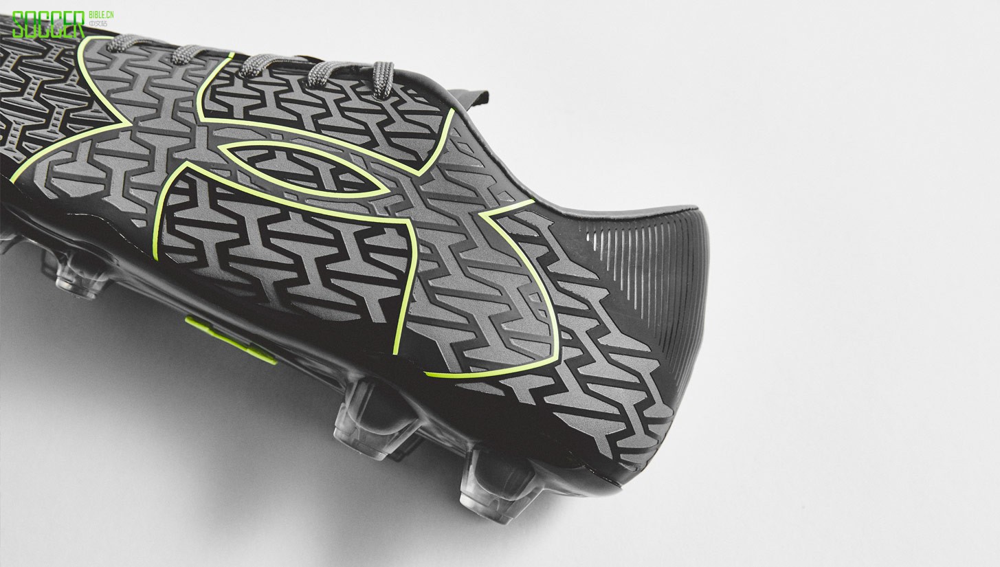 ua-clutchfit-blk-yel-img3