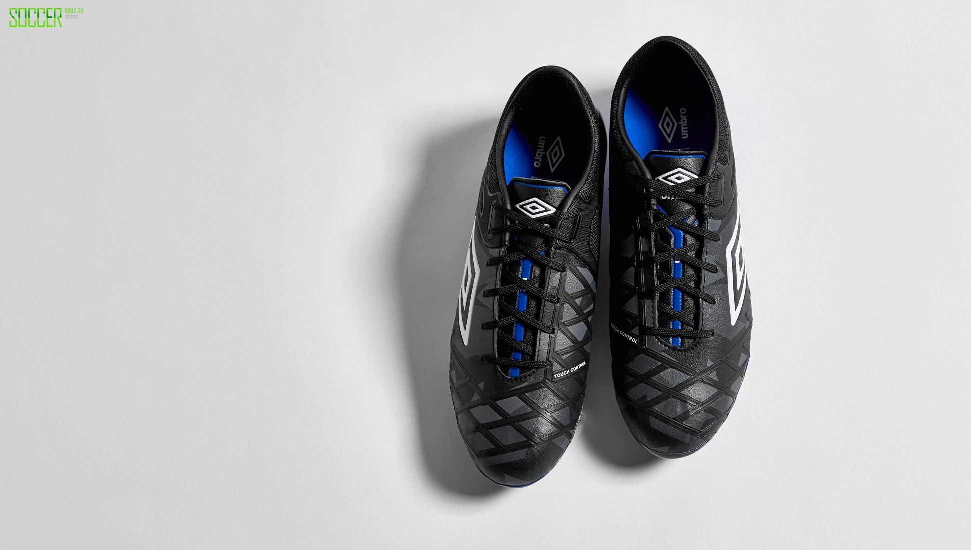 umbro-ux2-blk-blue-img4