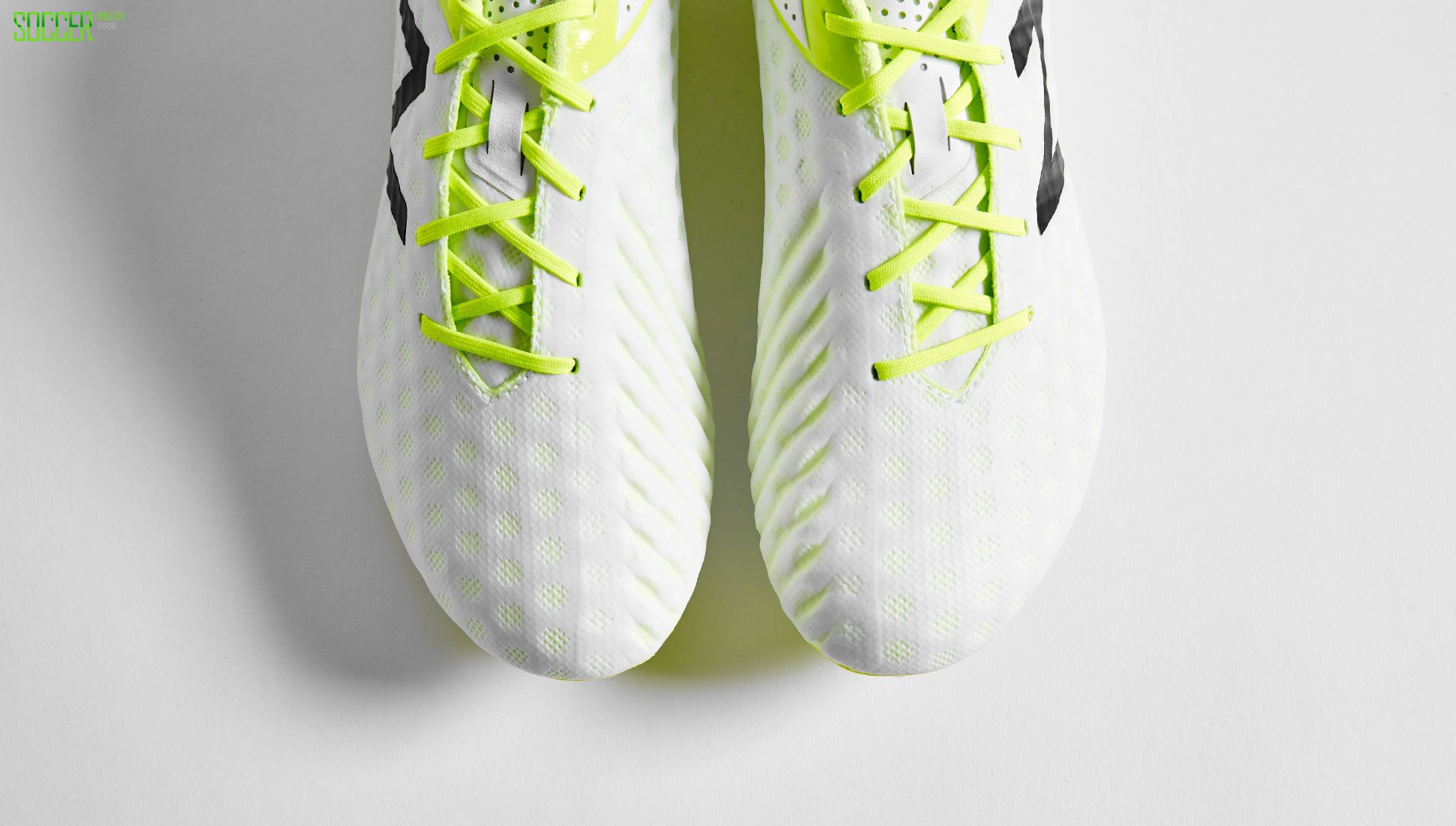 nb-visaro-white-yellow-img4