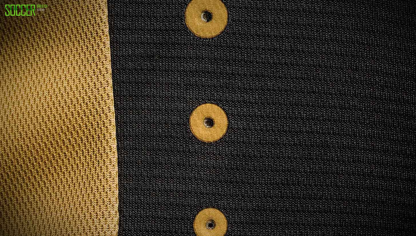 umbro-universitario-ltd-edition-4