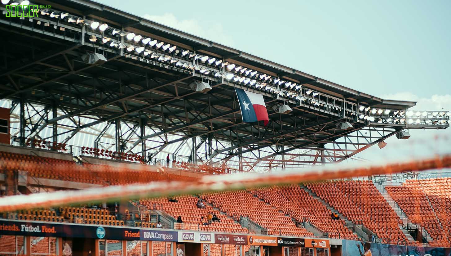 houston-v-la-framed-76