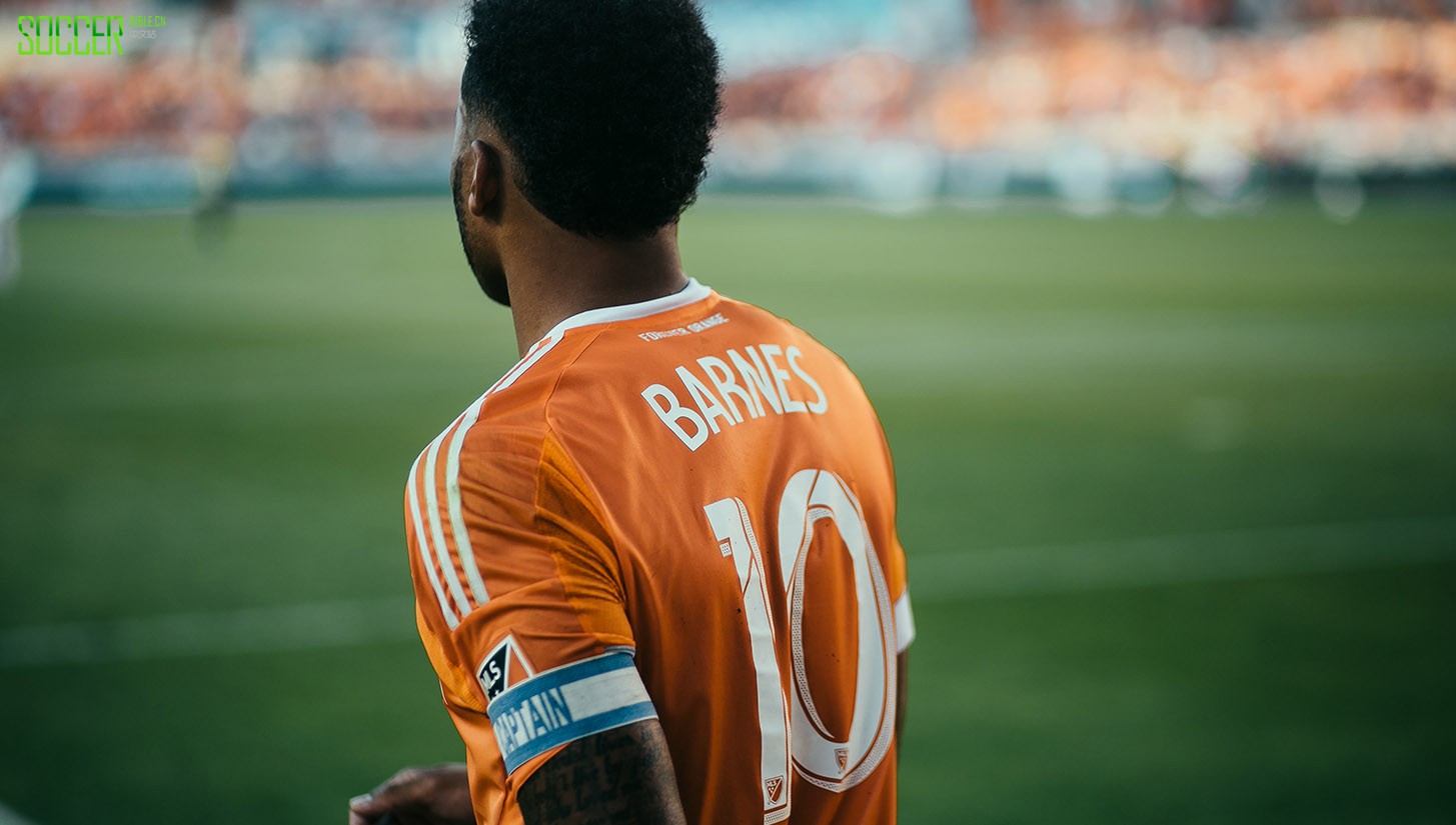 houston-v-la-framed-62