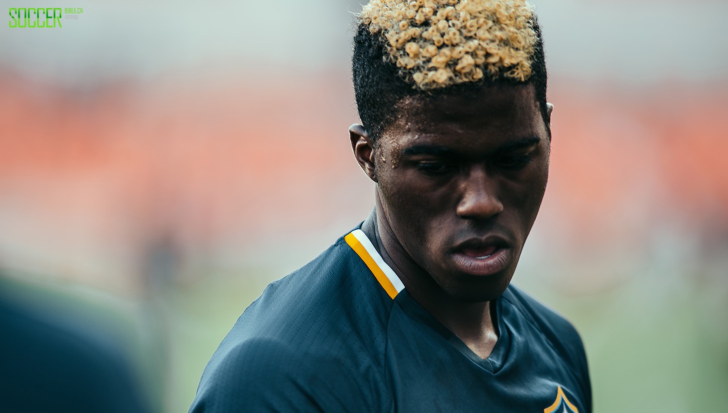 houston-v-la-framed-44