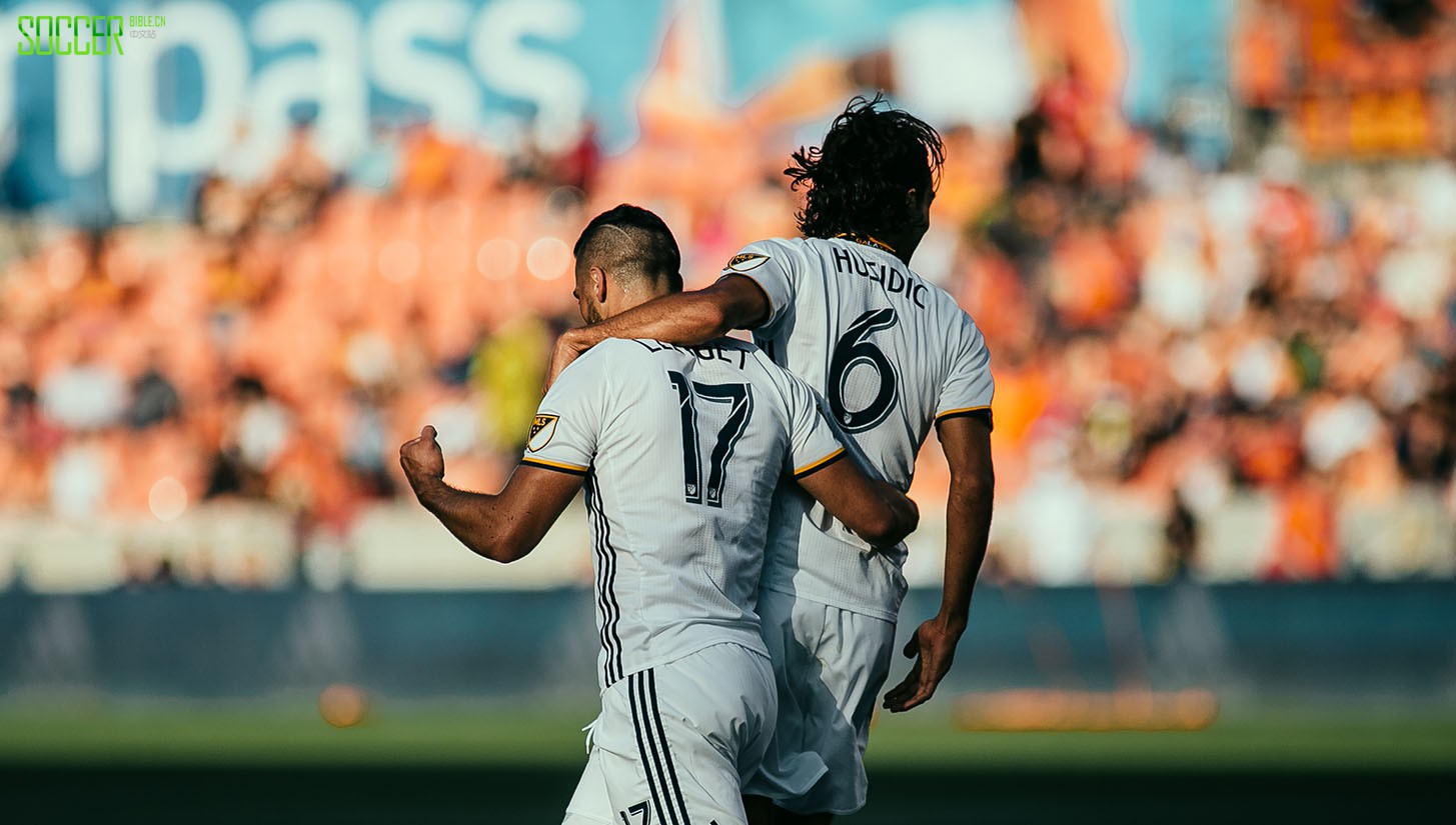 houston-v-la-framed-27