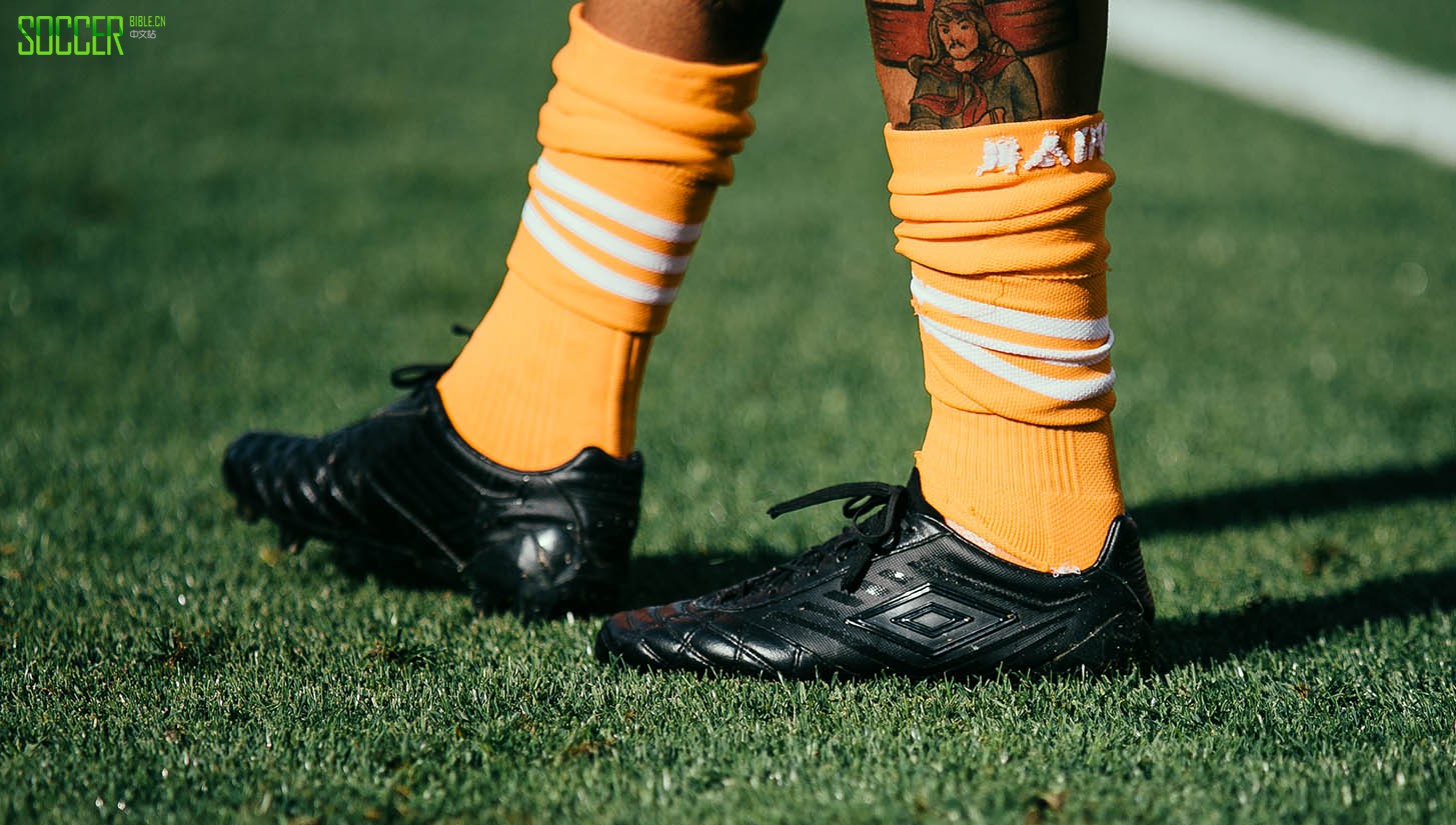 houston-v-la-framed-41