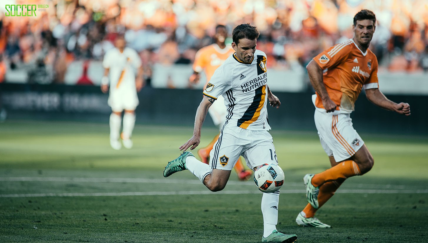 houston-v-la-framed-16