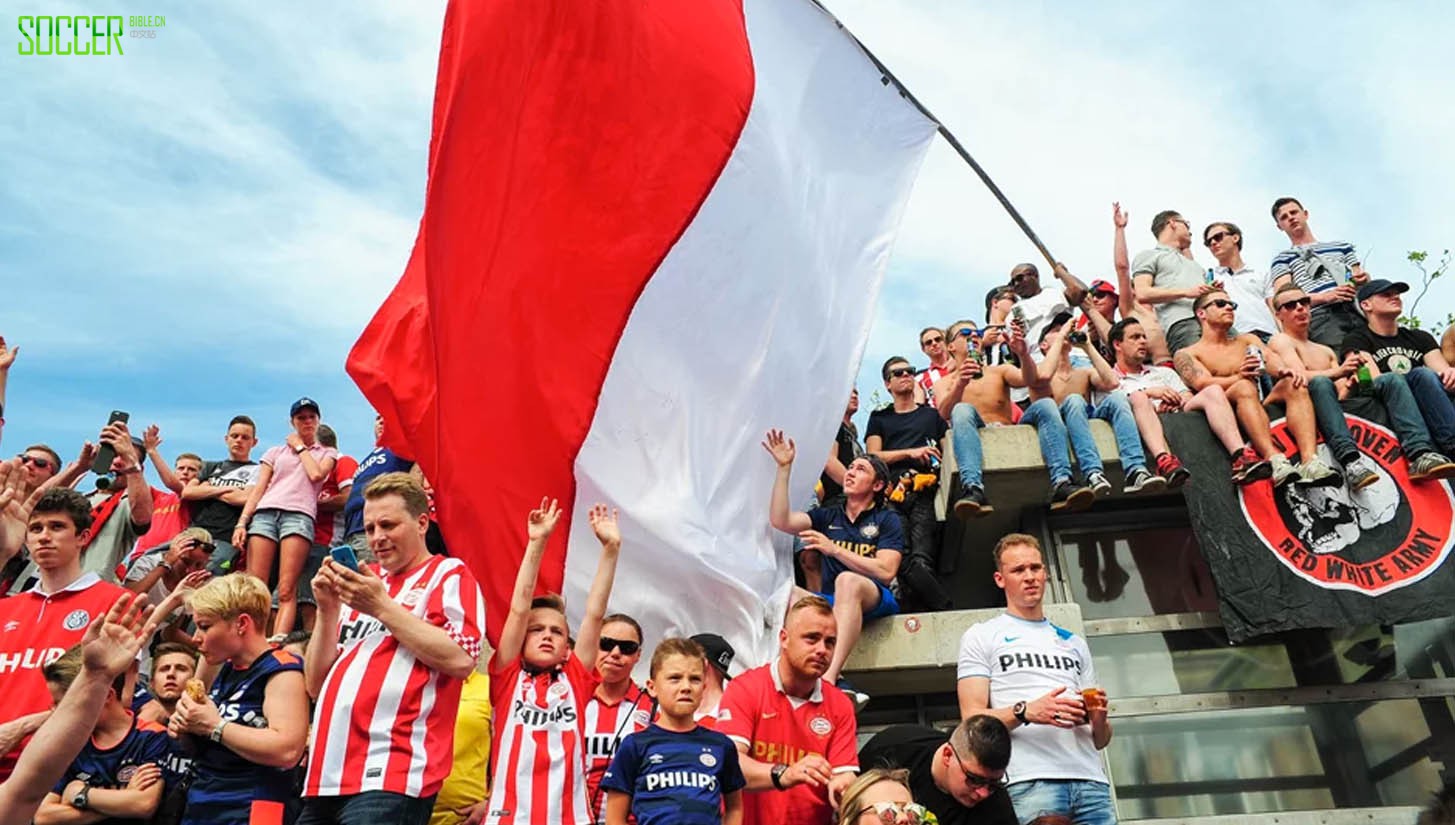 psv-celebrations-soccerbible_0006_layer-4