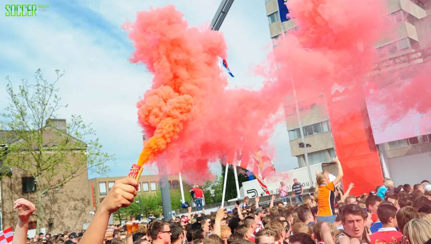 psv-celebrations-soccerbible_0000_layer-10