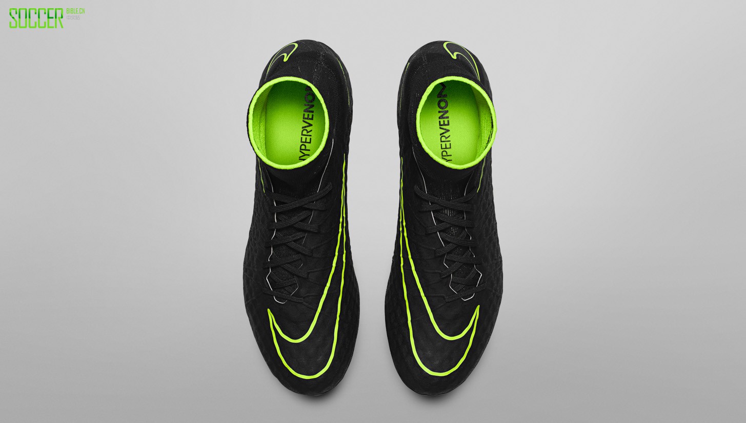 pitch-dark-nike-img3