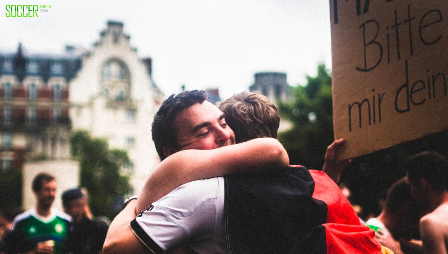 euro-2016-by-charles-chevillard_0000_layer-11