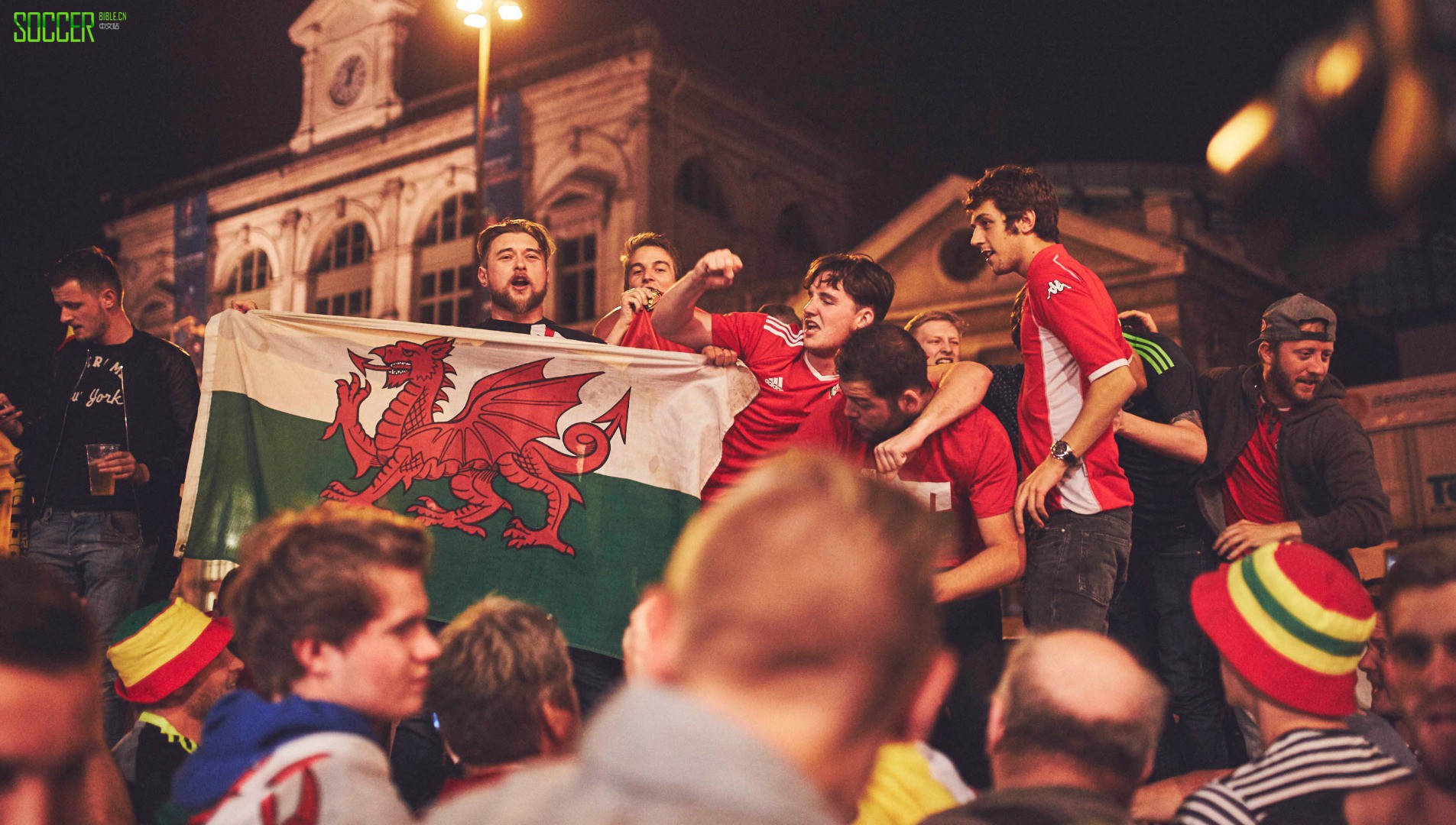 wales-fans-sb_0027_wales-fans-27