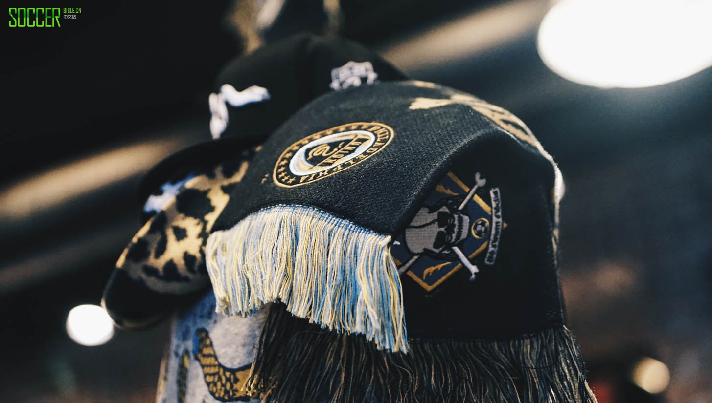 mitchell-and-ness-soccerbible_0030_img_2651