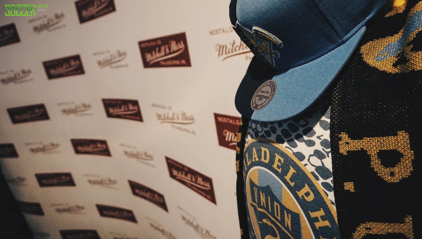 mitchell-and-ness-soccerbible_0010_img_2695