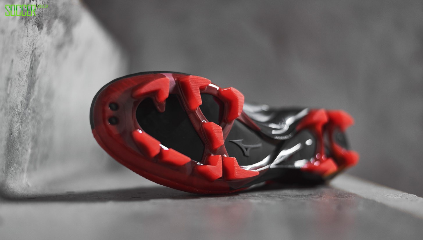 mizuno-red-ignitus-3-img3