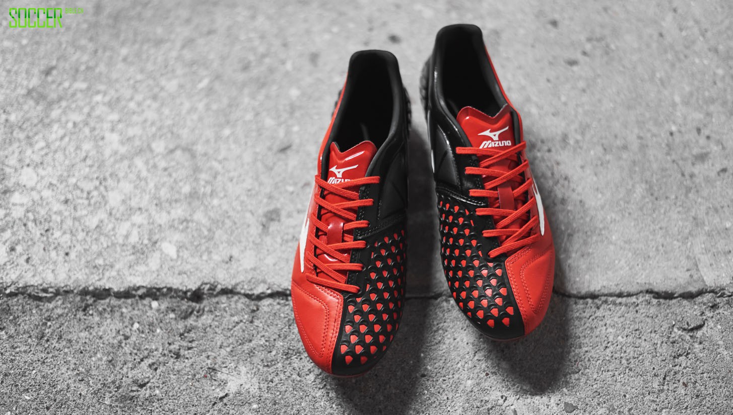 mizuno-red-ignitus-3-img1
