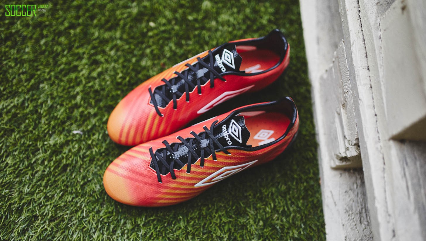 umbro-velocita-ii-red-img5