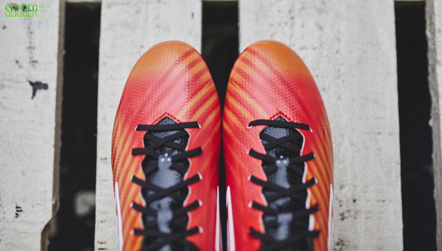 umbro-velocita-ii-red-img3