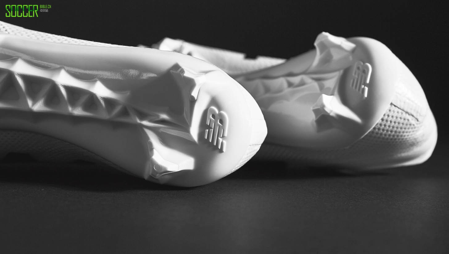 nb-furon-2-white_0027_nb-bw-12