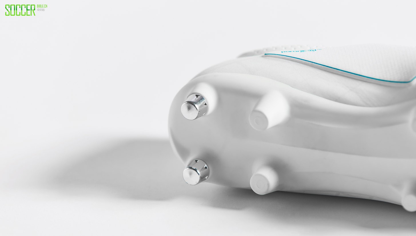 umbro-accuro-white-blue-img8