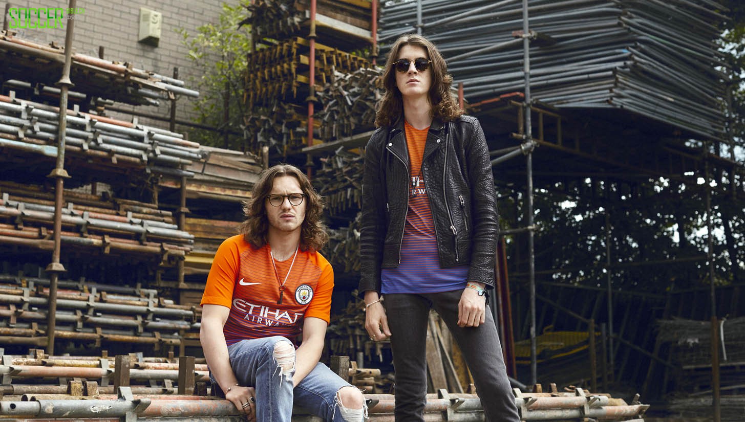 man-city-3rd_0007_layer-8