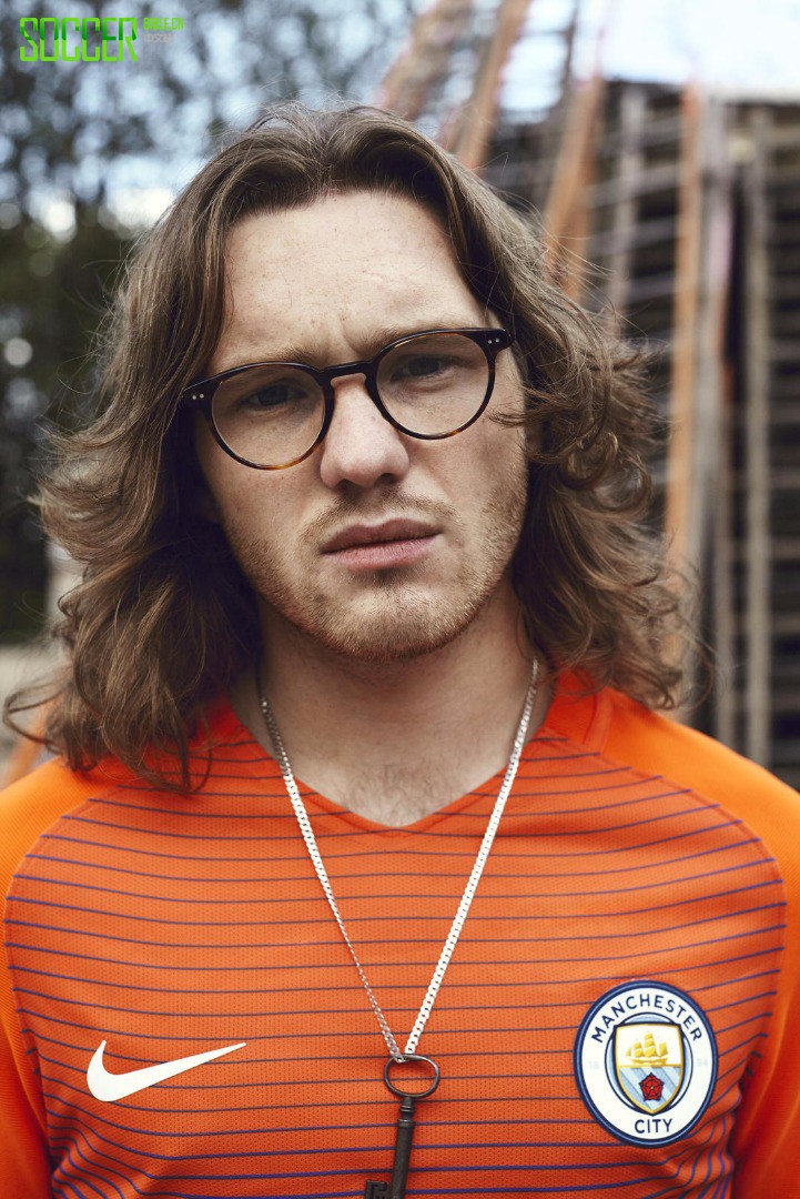 耐克发布曼城2016/17赛季第二客场球衣