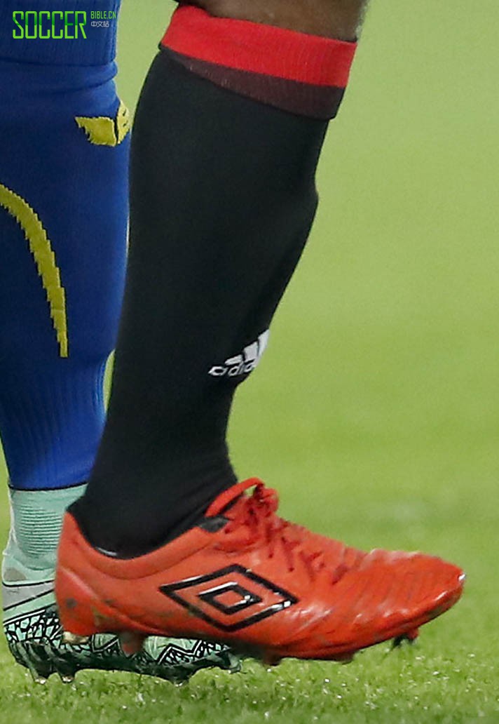 Renato Tapia (Feyenoord) Umbro UX Accuro