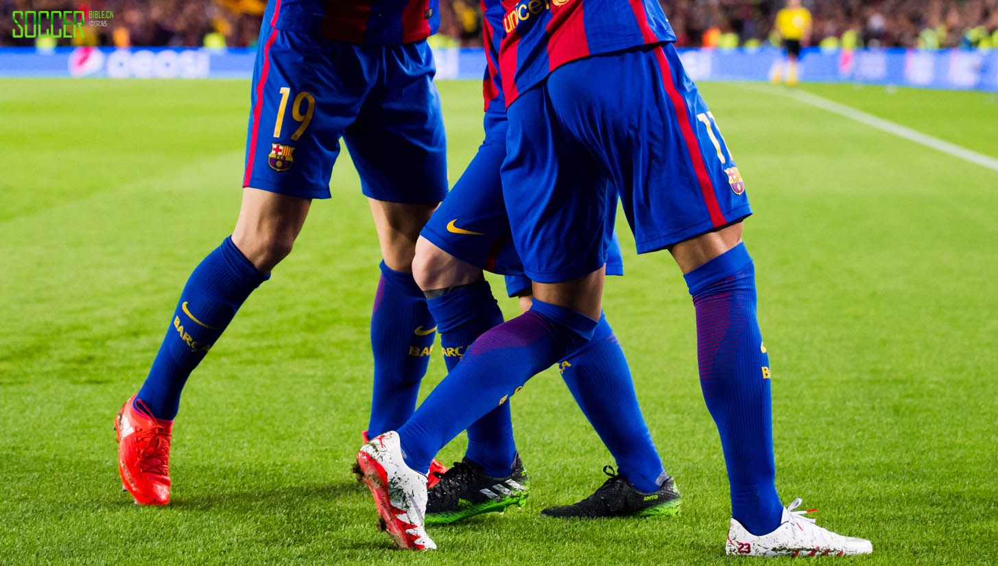 Messi & Neymar Make HT Boot Switches : Boot Spotting : Soccer Bible