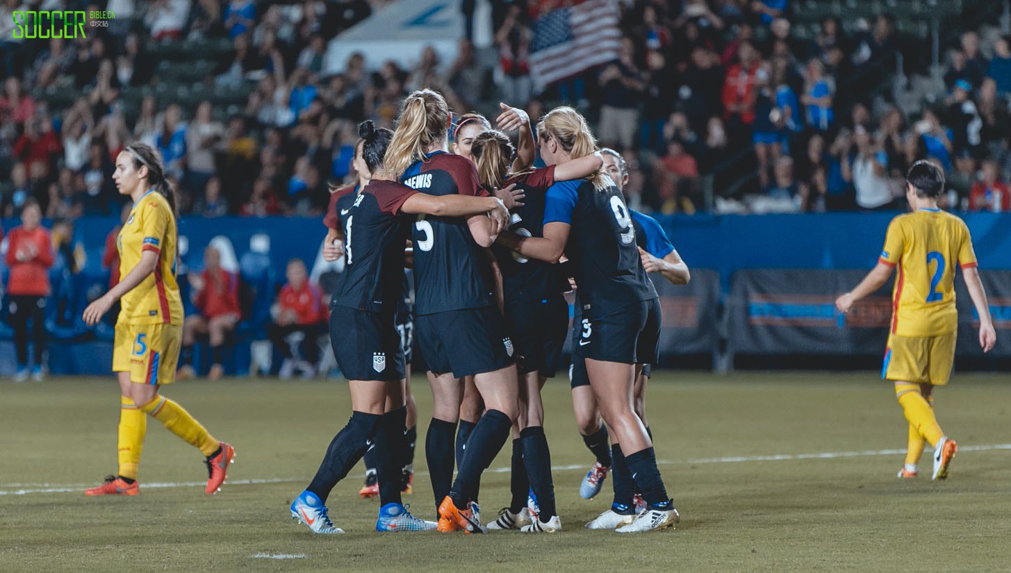 uswnt-v-romania-framed_0007_1e4a0836