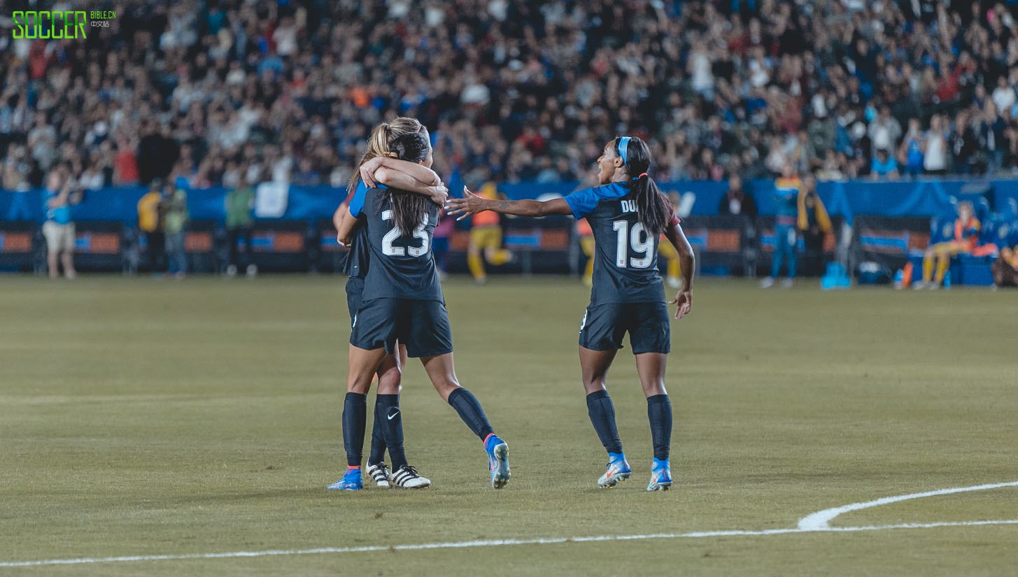 uswnt-v-romania-framed_0014_1e4a0538
