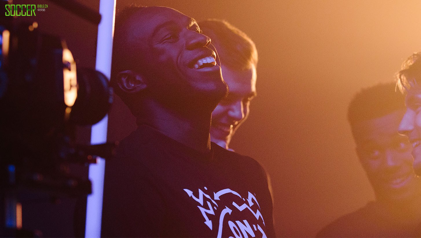 michail-antonio_0064__56a8681_jpg