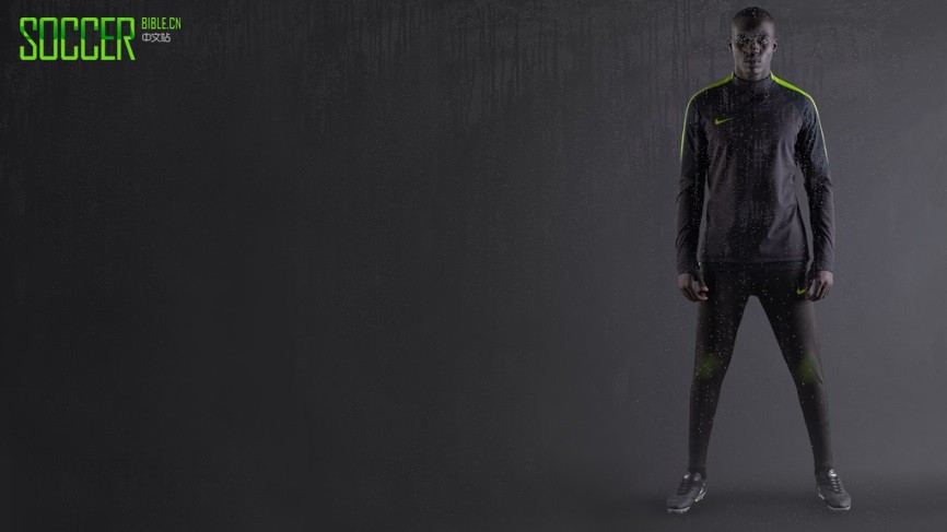 Nike Strike足球训练系列:专为速度足球打造