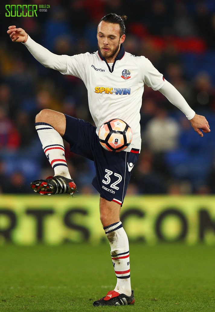 Tom Thorpe (Bolton) adidas Predator Pulse