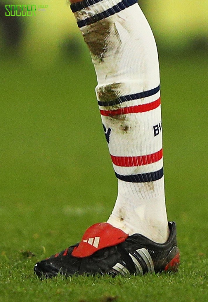 Tom Thorpe (Bolton) adidas Predator Pulse