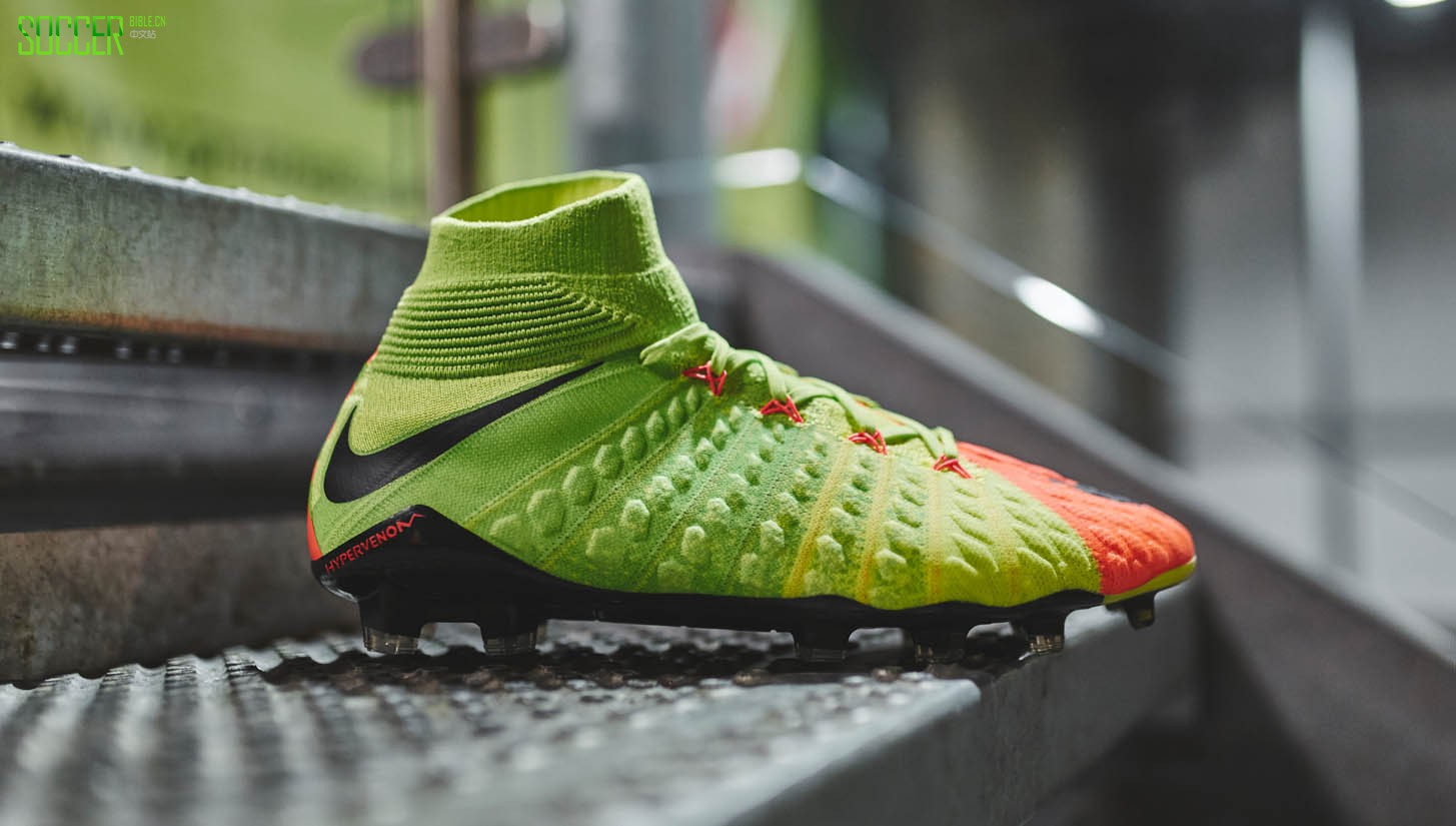 A Closer Look at the Nike Radiation Flare Pack : Football Boots : Soccer Bible