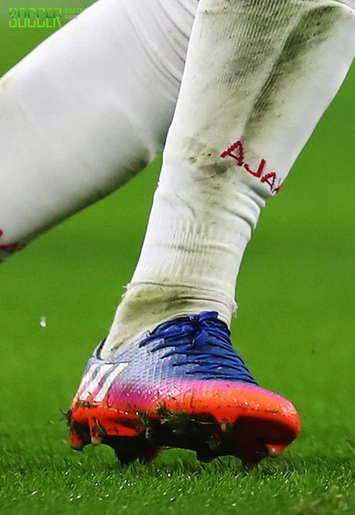 Kasper Dolberg (Ajax) adidas Messi 16.1 Blue Blast