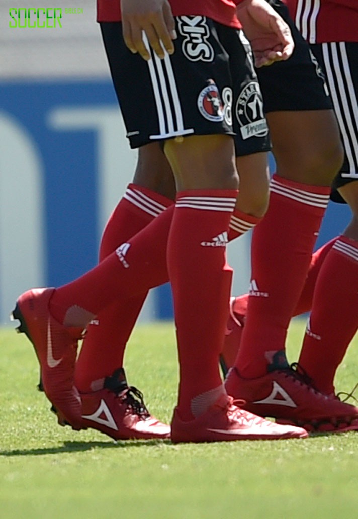 Joe Corona (Tijuana) Nike Mercurial Vapor XI