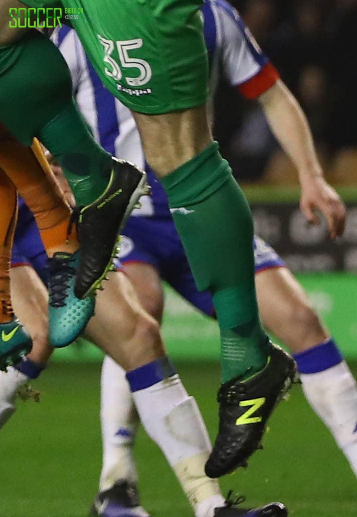 Matt Gilks (Wigan) New Balance Visaro