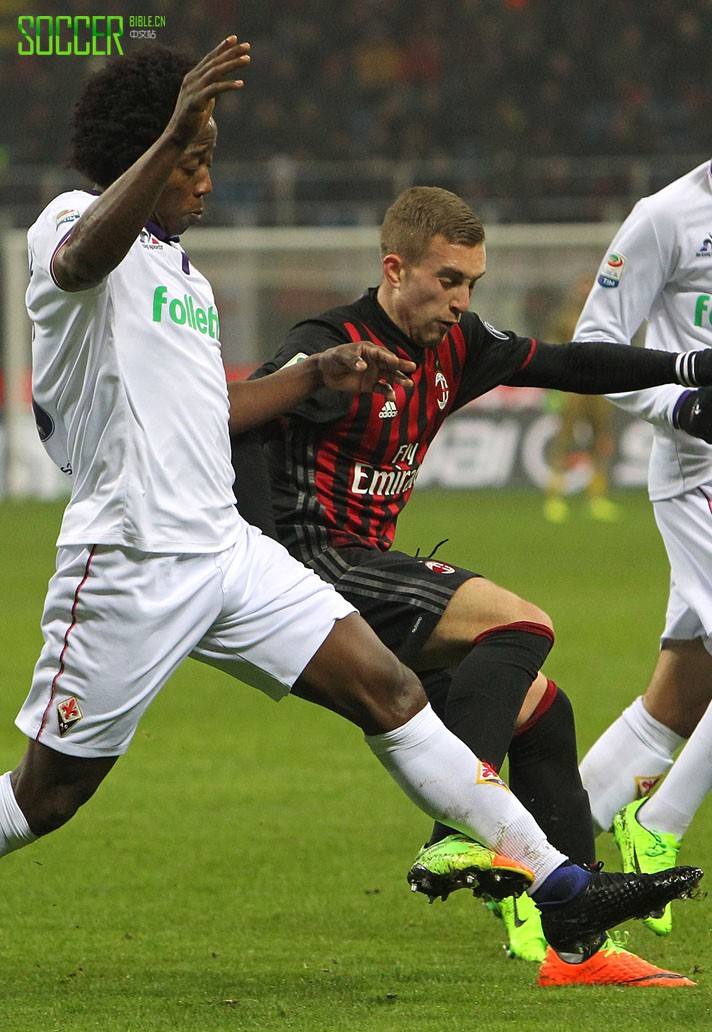 Carlos Sanchez (Fiorentina) Nike Magista Obra II
