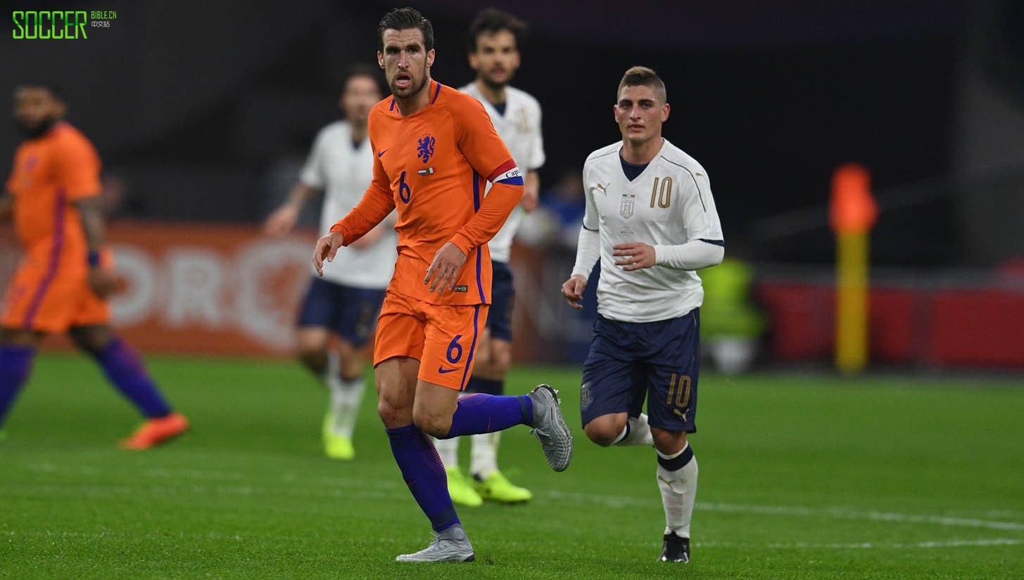 众球星上脚Air Max限量版Magista足球鞋