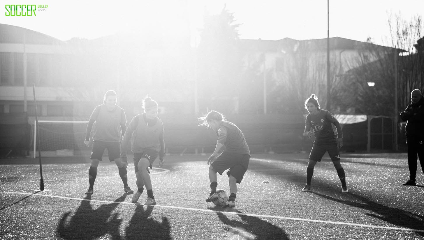 fiorentina-women-by-scott-dukes_0020_layer-7