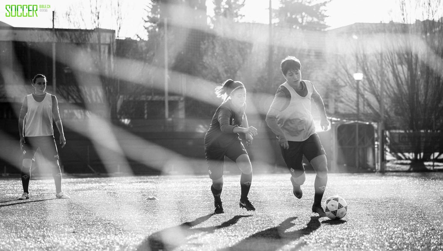 fiorentina-women-by-scott-dukes_0021_layer-6