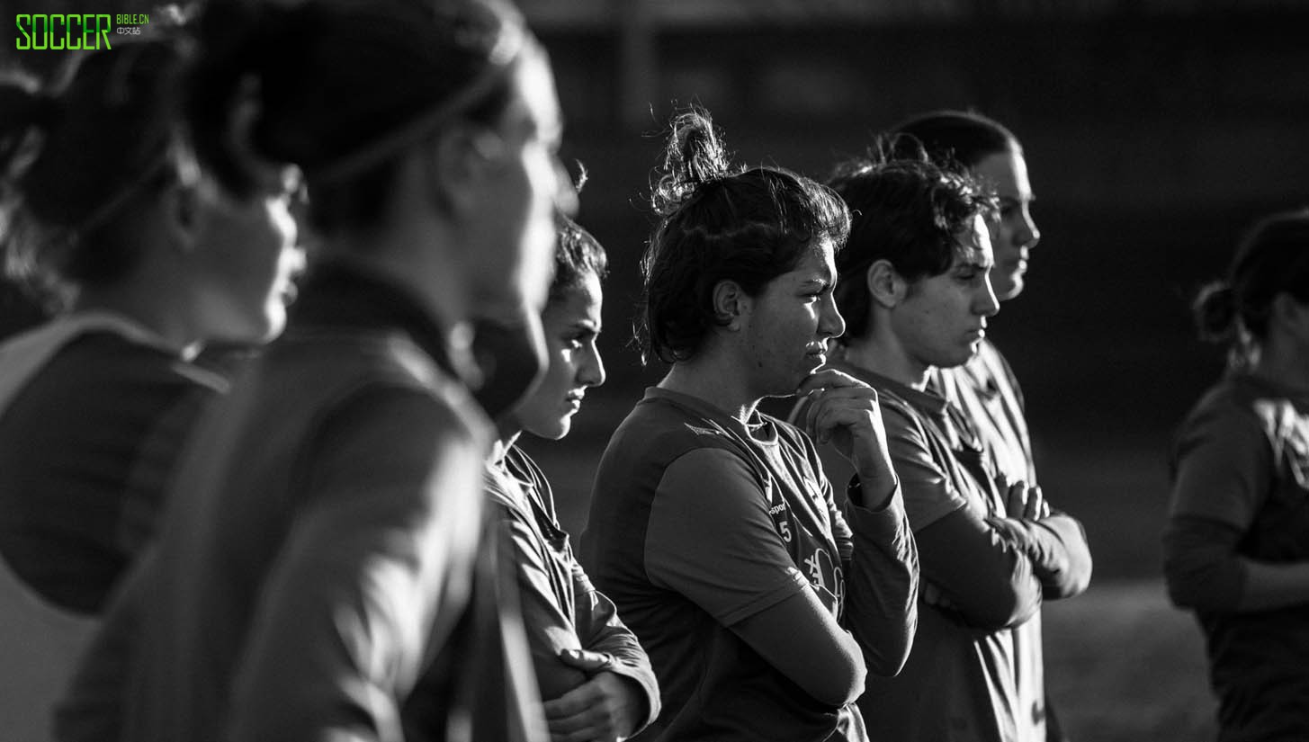 fiorentina-women-by-scott-dukes_0014_layer-13