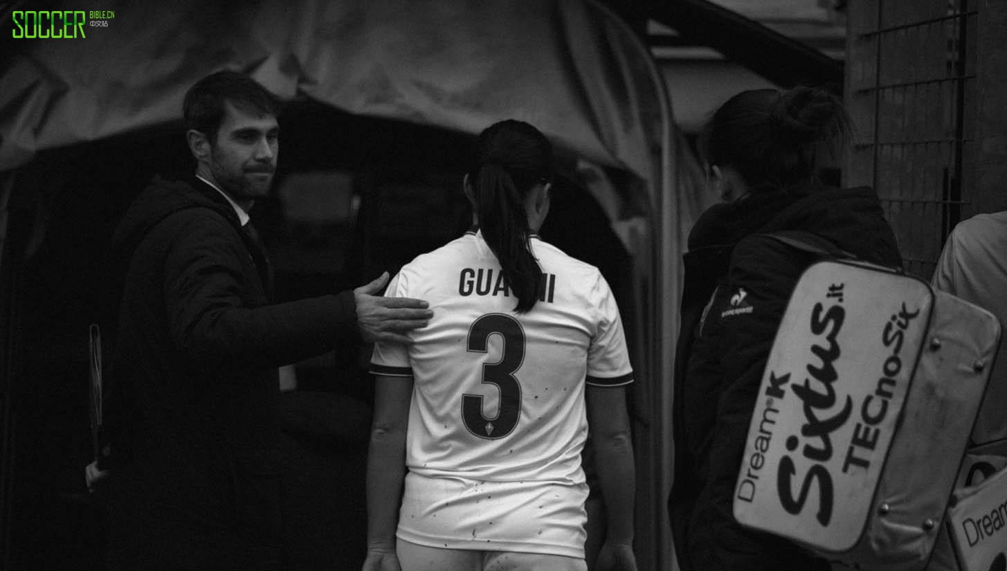 fiorentina-women-by-scott-dukes_0001_layer-26