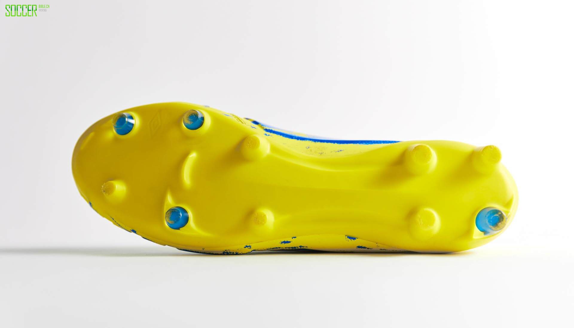 umbro-ux-accuro-yellow-5