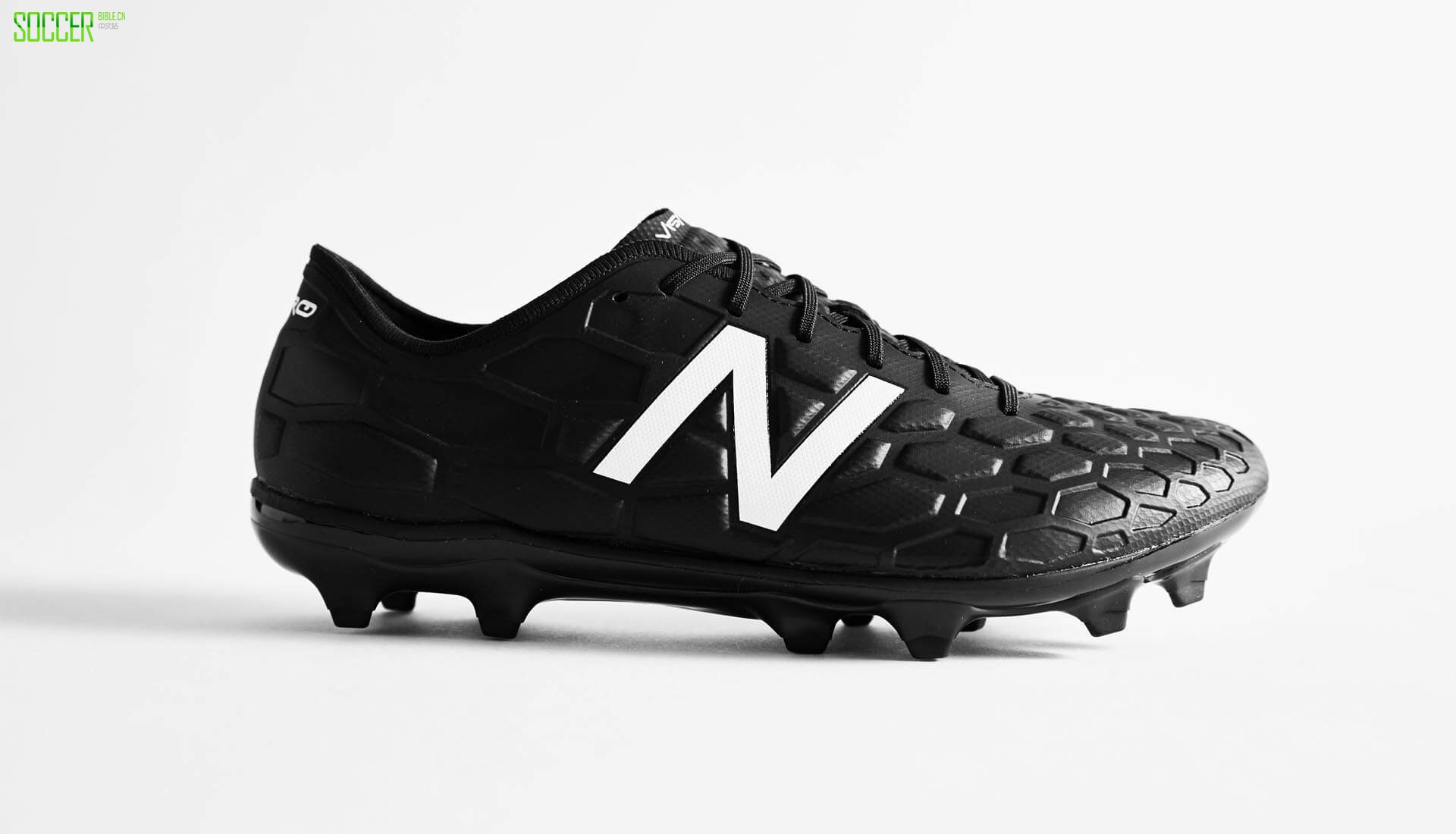 new-balance-blk-wht-4