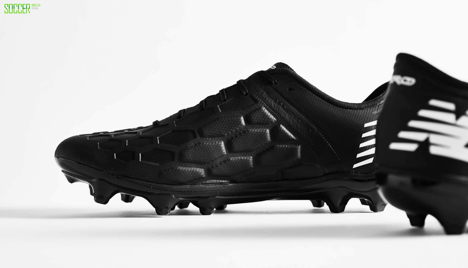 new-balance-blk-wht-5