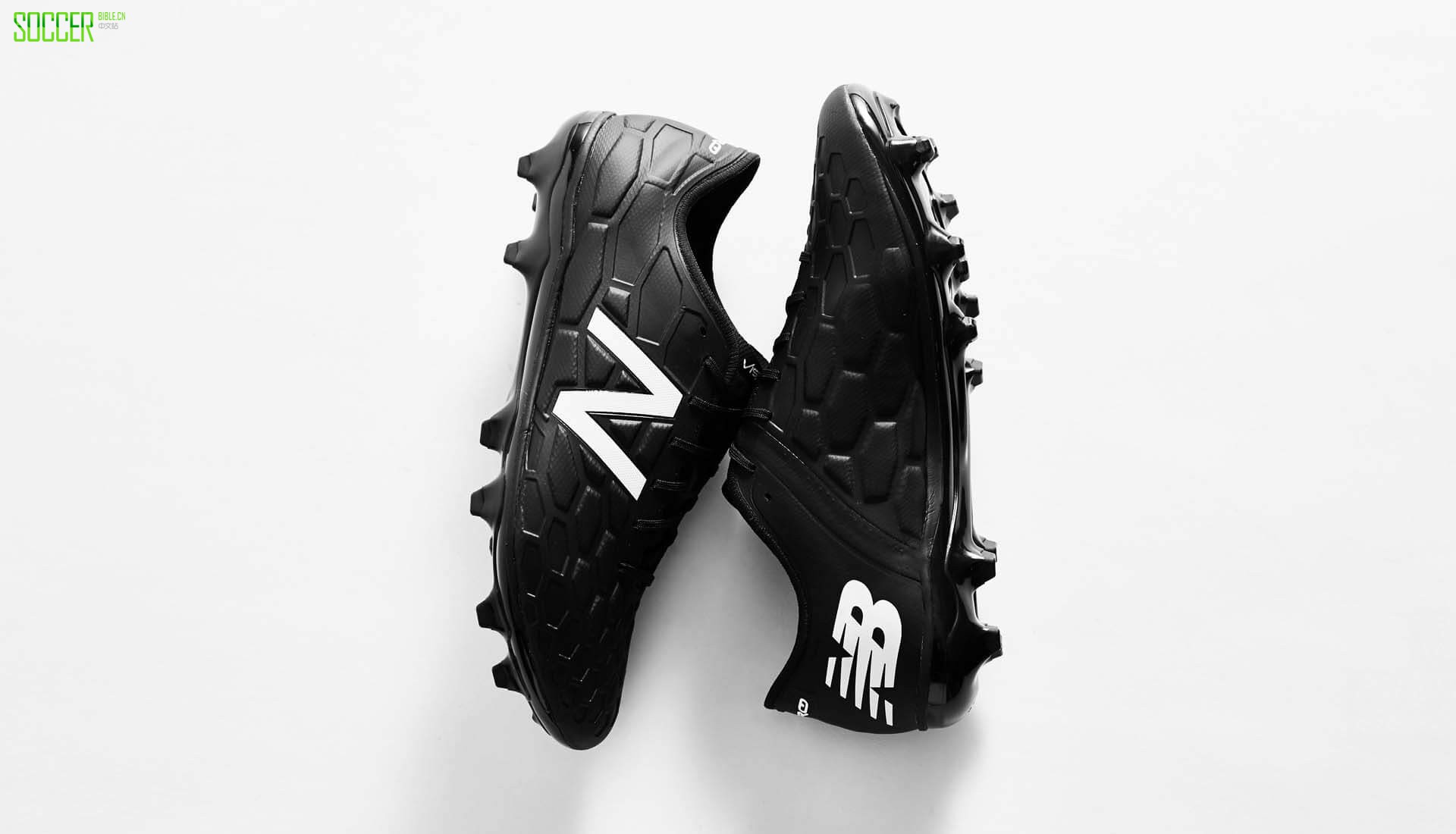 new-balance-blk-wht-7
