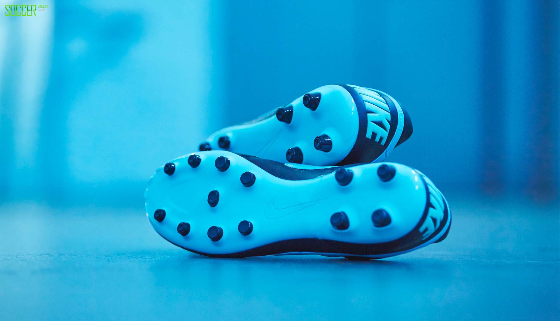 1-nike-premier-black-blue-min